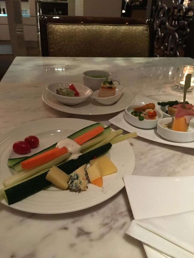 うーん、確かにミールがショボいかも。チーズのバリエーションが少なく、パストラミもありません。