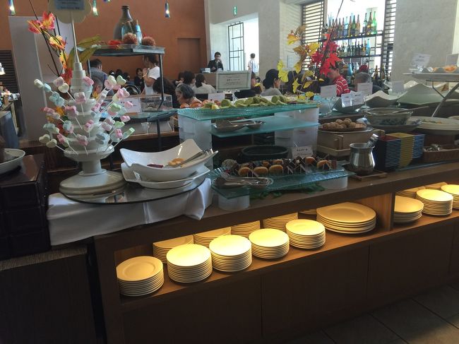 スィーツの中には沖縄らしいサーターアンダギーや、南国のフルーツが♪<br />あえて言うなら、沖縄産の材料を使ったアイスやシャーベットがあればポイント高かったなぁと思いました。