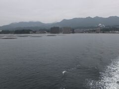 あくる日は宮島へ参拝です。

広島駅から宮島口まで乗車です。
