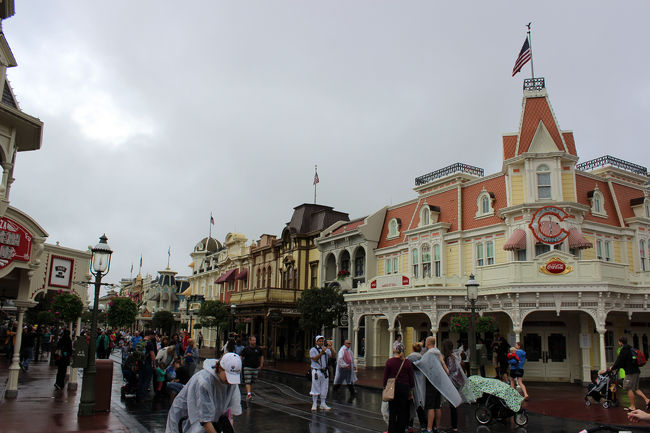 メインストリートUSAだけでももう満足してきました。<br />いえいえまだまだこれからです。