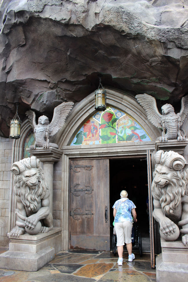 さー中に入りましょう。