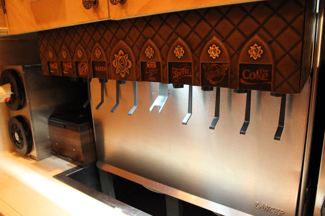 飲み物はセルフサービス。<br />こんなところまで細かい。