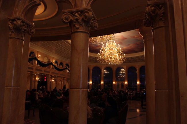 もうちょっといたかったのですがスケジュールきつきつなので出ました。