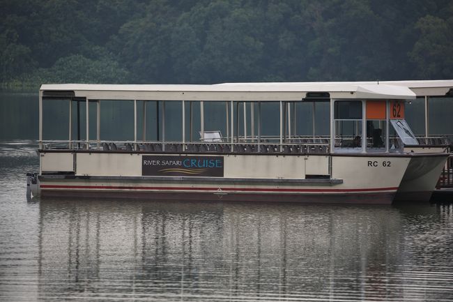 更に橋を渡ると船着き場へ。