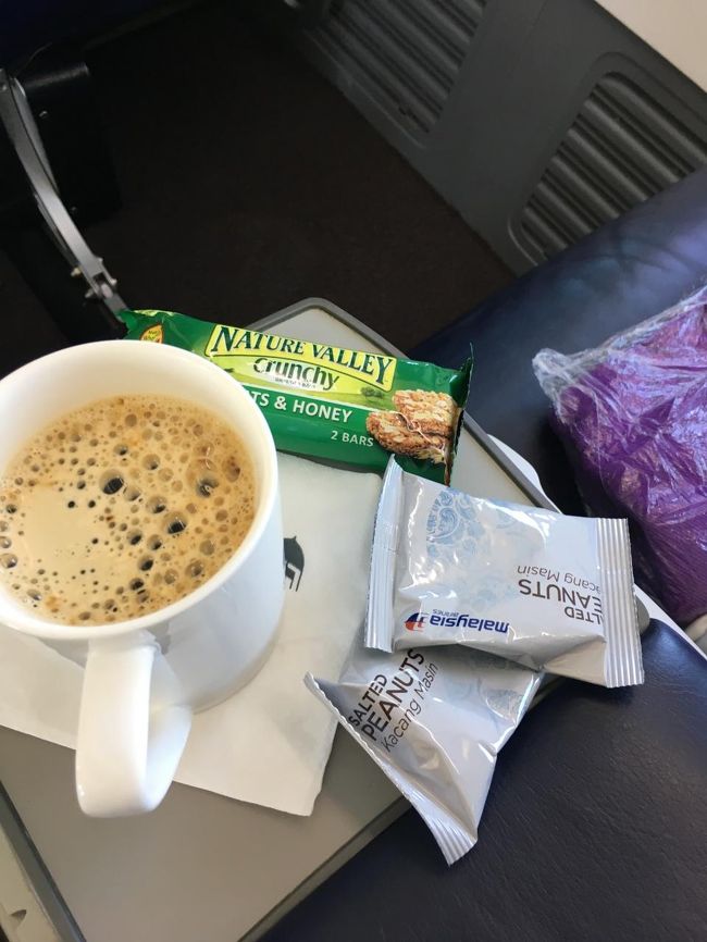 飲茶も朝食もがっつり食べたのでミールは断りました。この日はあと１便乗りますし