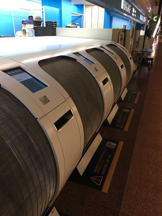 カウンターが開く５：１５前なのでバッゲージドロップも開いてません（まだ使ったことが無いです）。