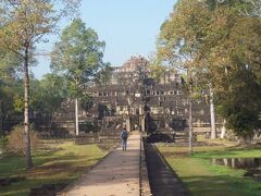 パブーオン。ピラミッドのような形の寺院。
バイヨンから歩いて5分ぐらい。
