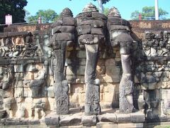 少し南にいくと、今度は象のテラス。