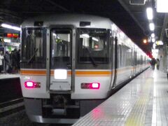 2011.12.30　品川
熱海から品川までは３７３系普通列車で上った。