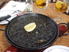 夕食は奥様の要望でホテル近くの「カーサ・ルキアーノ」でイカ墨のパエリアをいただきました。

長い1日でした、明日はセビージャに移動です。早めに休みましょう。