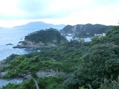 おっ！
なかなか良い景色じゃないですか。
奥に見えるのは、神津島です。