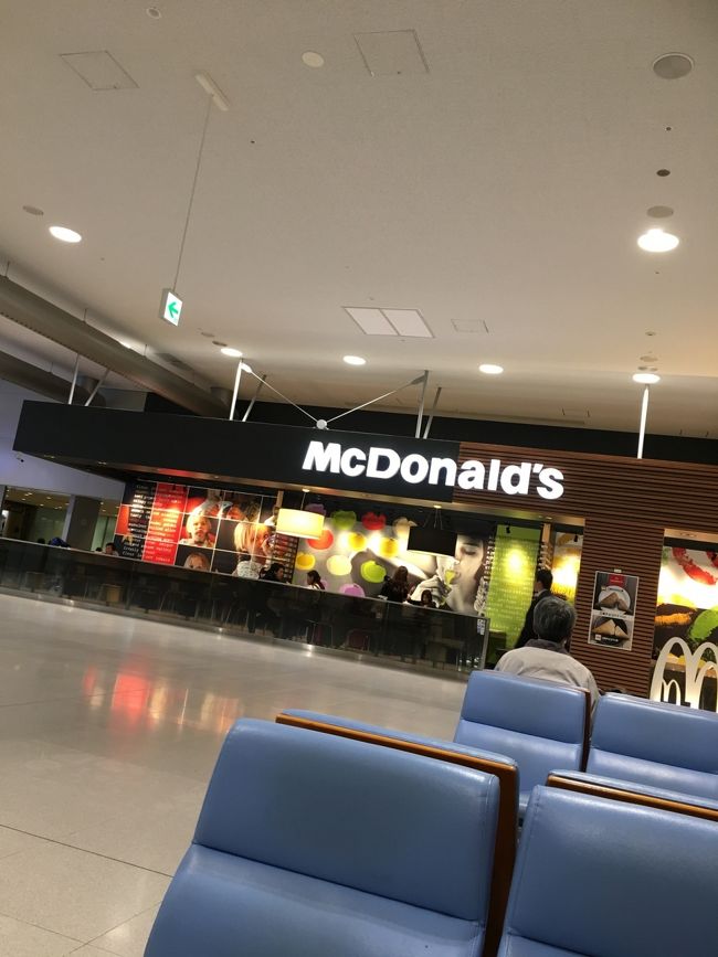 2Fの左奥マクドもあり～の。