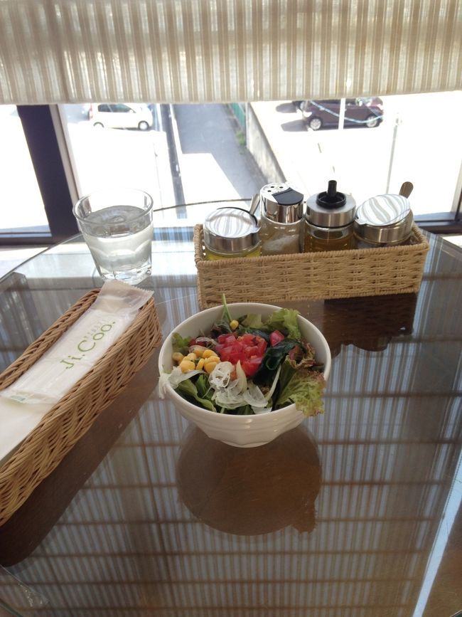 こちらは覚王山フランテの二階にあるcafe jicoo。久々の訪問です。この、窓際のひとり席が好き(^^)