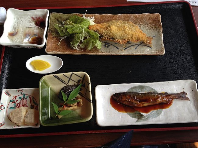 鮎づくしです。甘露煮、フライ、お刺身