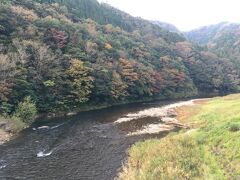 紅葉の名所でもあるらしい立久恵渓。
ちょっと早かったかなぁ。。。少しだけ紅葉を楽しめました。