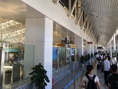 ほぼ定刻にカシュガル空港に到着です。
８時過ぎに成都を出発して約６時間の旅でした。