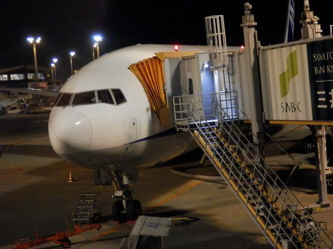 今日お世話になるボーイング７７７－２００です。<br />ちょと古い機材ですね。<br />