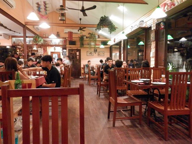 土曜日の夜と言う事もありレストランは大盛況でした。