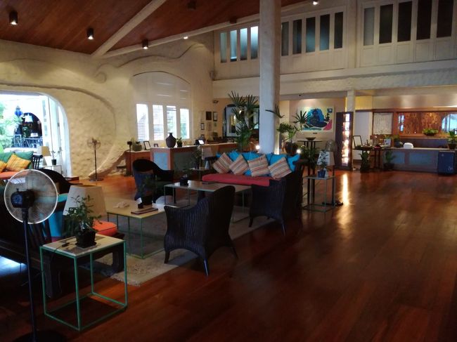 オープンエリアのスペースを背にして、フロント方向はこんな感じです。