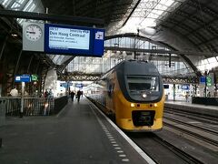 アムステルダム中央駅から

8:57発  オランダ国鉄で、デンハーグに向かいます。