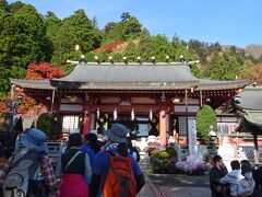 阿夫利神社：「雨を降らす山」の意味で江戸時代より庶民の雨降り信仰を集めました
立派な神社です