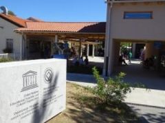 「シュコツィアン鍾乳洞」に到着。
12時のツアーを申し込みました。

15分しかないので、ランチをあきらめてツアー開始を待ちました。

12時ちょうどにツアー開始。
