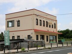 パンケーキを食べに・・・。
「ハワイアンパンケーキハウスパニラニ」へ・・・。

万座毛をちょっと北上したあたりにあります。