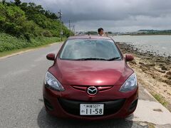 レンタカーを借りたら、オープンしたばかりの瀬長島にあるウミカジテラスへ・・・。