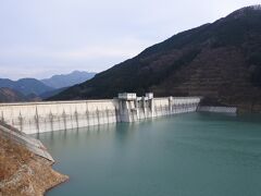 滝沢ダムは荒川水系中津川に建設されたダム。