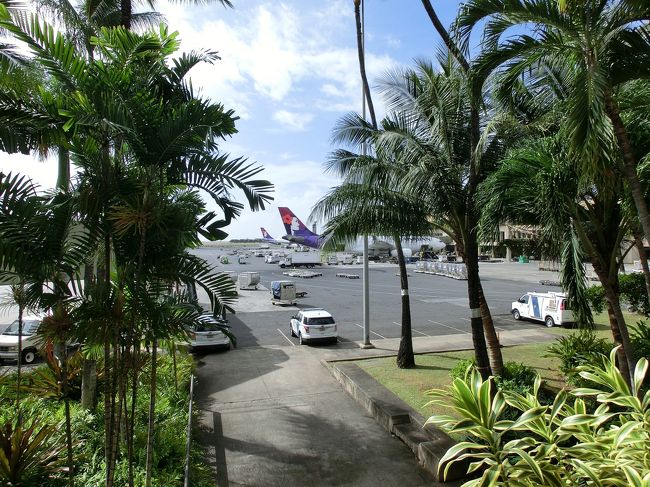 時間はまだあるので、免税店をのぞいたり、ブラブラです。