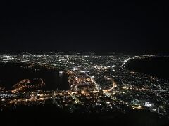 日が暮れると本当に寒いけど、
とっても綺麗！！！
日本三台夜景！！！

16時半からロープウェイ乗るため30分ほど並びました。
土曜日にしてはまだましだと思います。

なんだか写真の色合いが気に入らず撮影モード変更↓↓