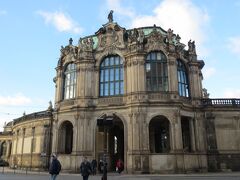 Zwinger（ツヴィンガー宮殿）

午後からはドレスデンの市内観光です。先ずはツヴィンガー宮殿。