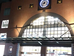 ●JR大分駅

とっても綺麗な駅です。
どうしても、僕の地元、JR松山駅と比べてしまいます。
残念で仕方ない(笑)。
