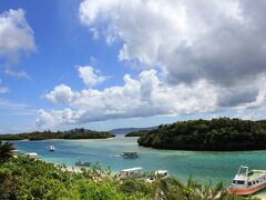 大人４人と荷物を軽自動車のレンタカーに乗せて、まずは川平湾へ・・・。

そう、この景色～～～。