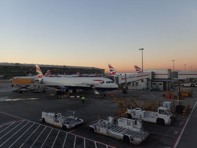 １２時間半のフライトで無事、ロンドン・ヒースロー空港に到着。