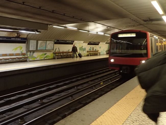 駅構内はこんな感じ