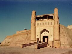 紀元前4世紀頃からあるアルク城。モンゴル軍が襲来してきた時はここに立てこもって抵抗したそうです。
