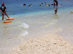 次に来たのはバラス島。