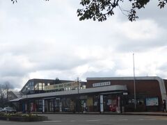 芦原温泉駅。
曇天がなんとも…