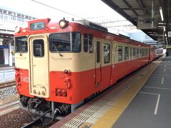岡山駅にて
たまたま隣のホームに居合わせたキハ４０(ノスタルジーカラー)
