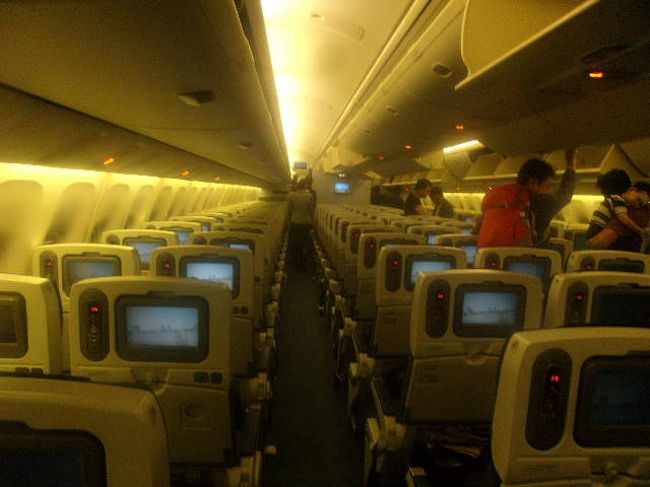 今日は空港寝ですので、ゆっくりと降機しましょうね( ´∀｀ )。