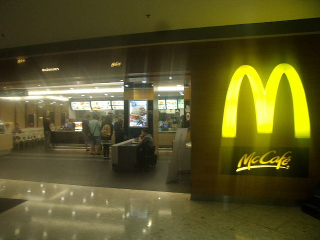朝早くからオープンしているマクドがありましたので、立ち寄ってみましょう。