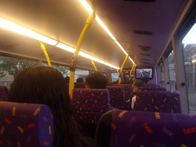 帰りのバス車内は割と混んでいました。