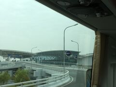 ノイバイ空港は新しいです。ホーチンミンの空港と全く雰囲気がちがいました。