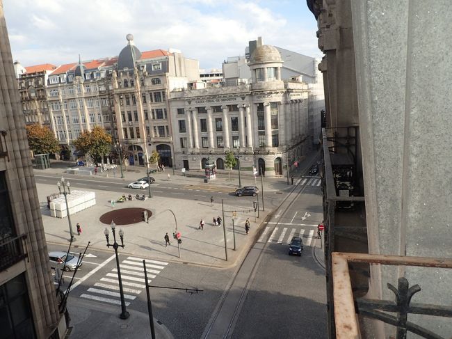 部屋からはレベルターデ広場も望める。