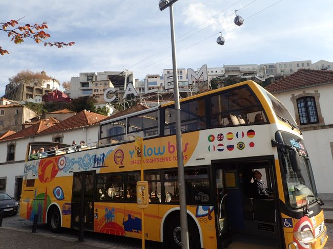 この手のサイトシーングバスの利用方法は、目的の観光場所で降車し、後続のバスに乗るってのが一般的。<br />今回は、１周してから、橋の袂で降車し橋を歩きで渡るってのを実行中です。<br />始発こそ乗客も少ないし、バスの本数も少ないのですが、日中は１５分間隔ぐらいで走ってますので、うまく利用すれば便利な手段になりますね。