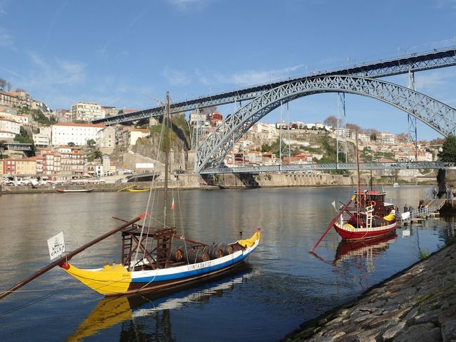 川沿いの散策も暖かい日差しに助けられ心地よい。