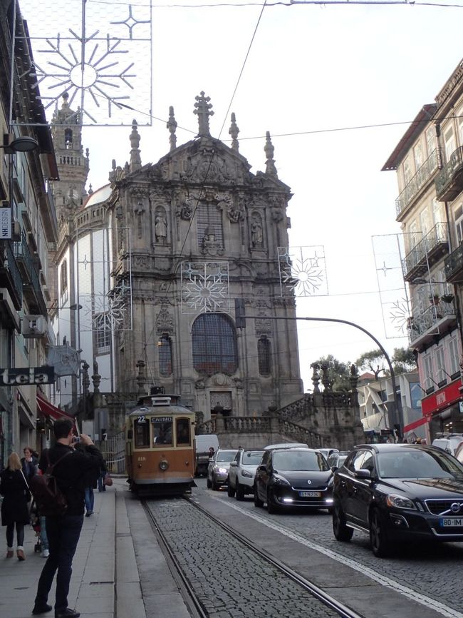 もう少しポルトの街を徒歩で散策。<br />グレリコス教会