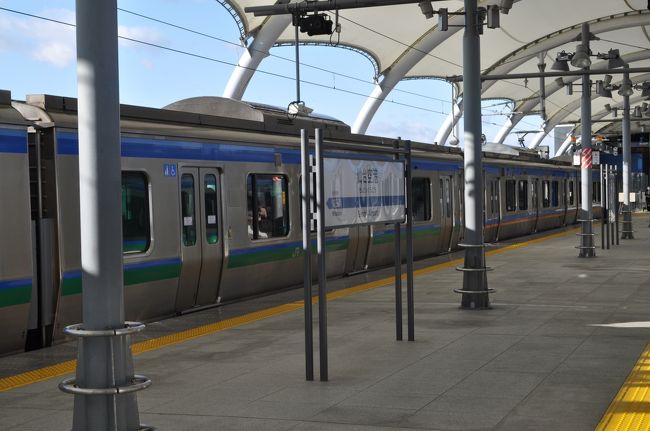 　向こうは4両編成でした。<br />　それもＪＲ車両と仙台空港鉄道車両との併結でした。