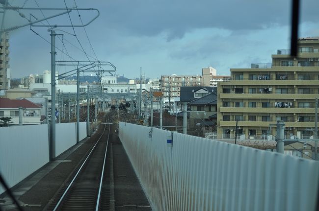 　高架から下に降りてきて、